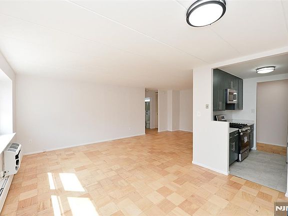 4th image of 25 Jefferson Street #3D