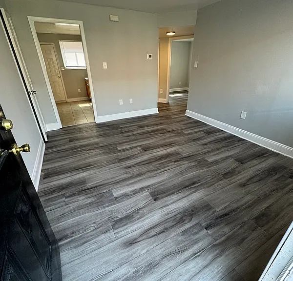 2100 Phaup St — Photo 1