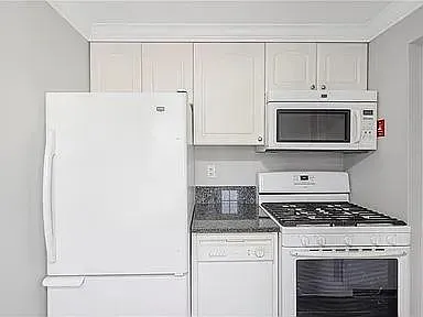 214 Madison St — Photo 4
