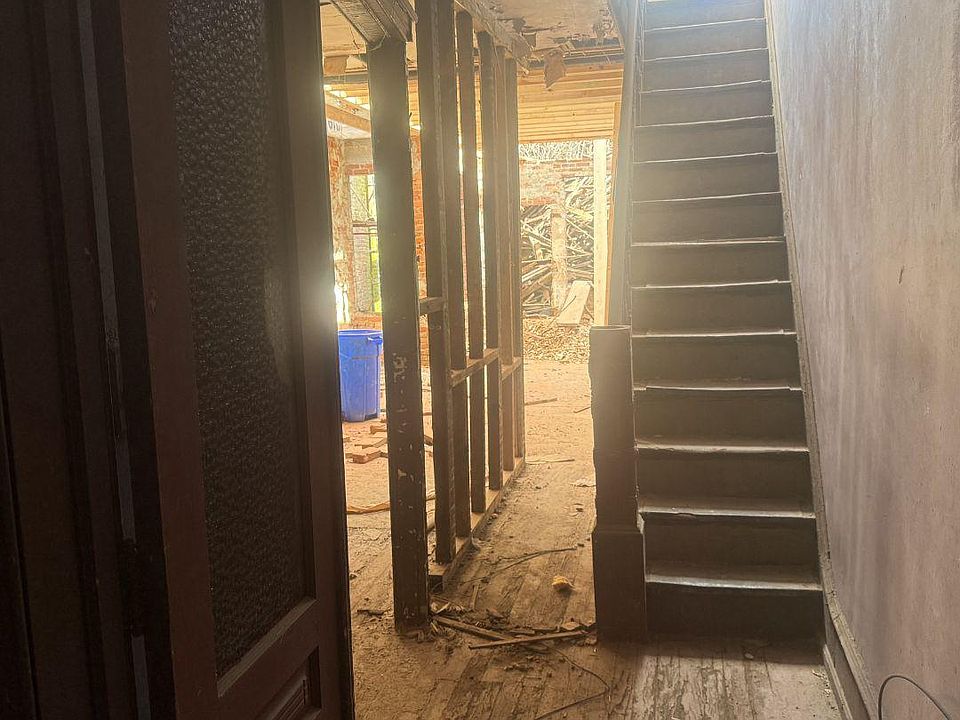 2nd image of 1948 Rowan St