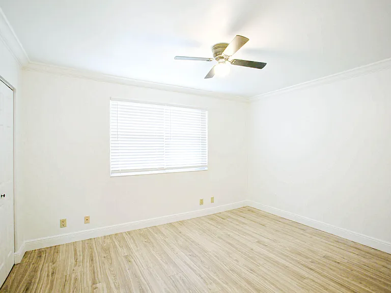2855 NE 15th St #2855 — Photo 12