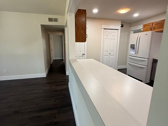 4th image of 705 Saint Paul Ln