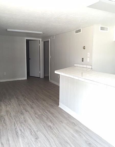 2nd image of 308 Merchant St APT C