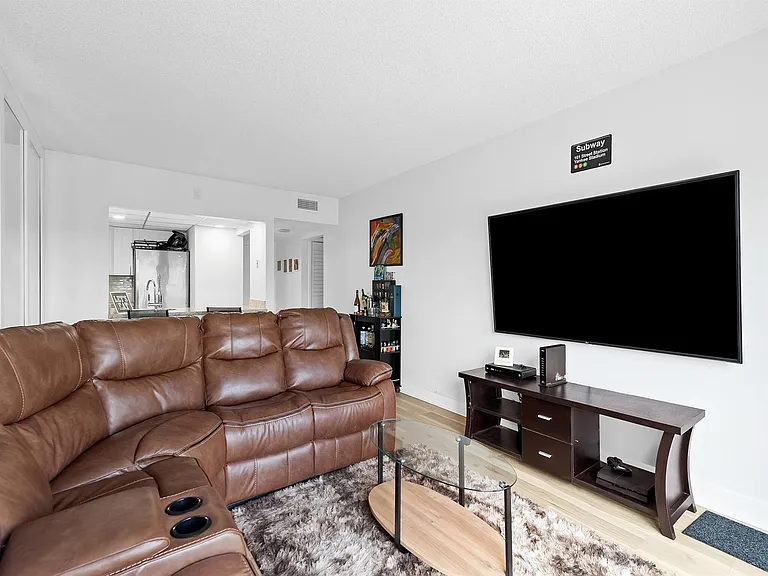 900 River Reach Dr #406 — Photo 2