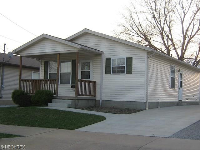 1st image of 626 High Grove Blvd