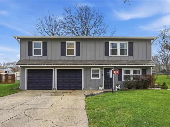 505 NE Richardson Pl, Lees Summit, MO 64086