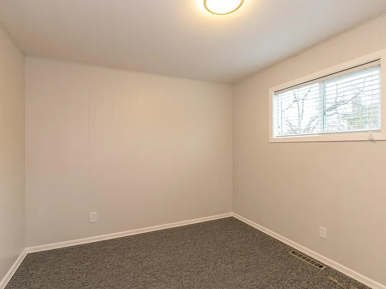 1823 W 1st Ave — Photo 16