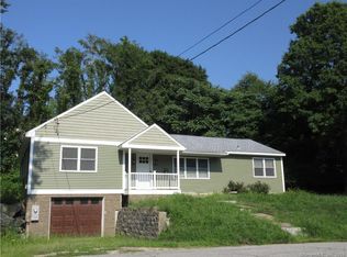 37 Sunset Rd, New London, CT 06320