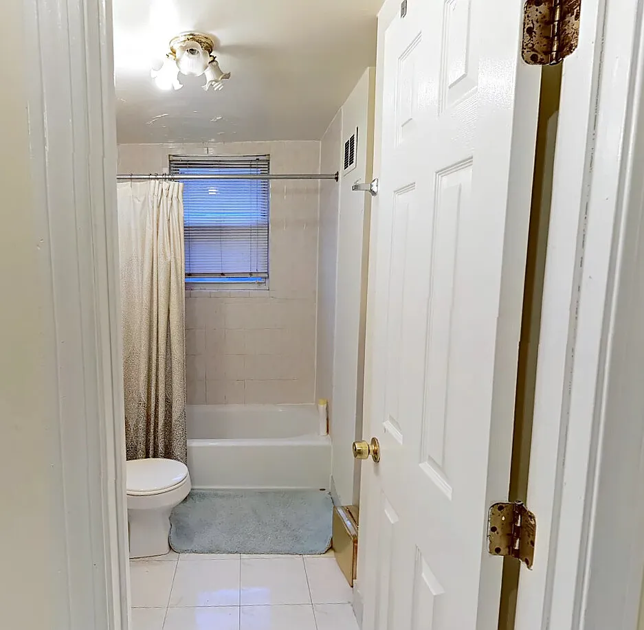 4 bed, $3,950 — Photo 1