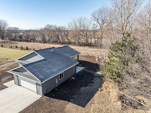 4th image of 3106 Spruce Ct