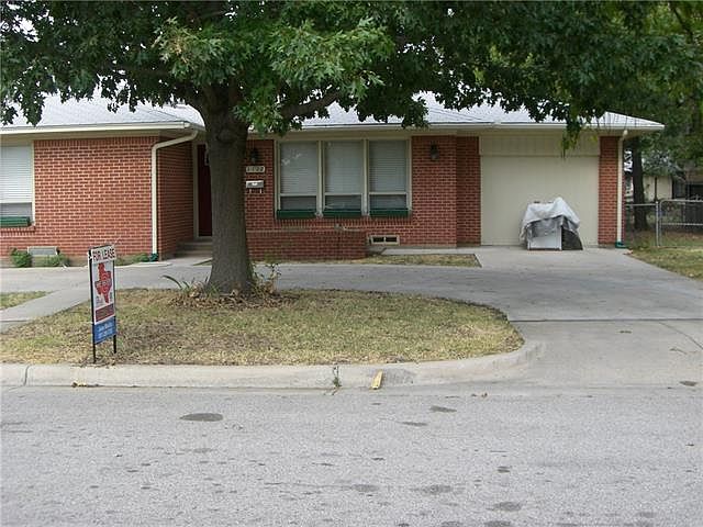 1st image of 1112 Bellaire Dr