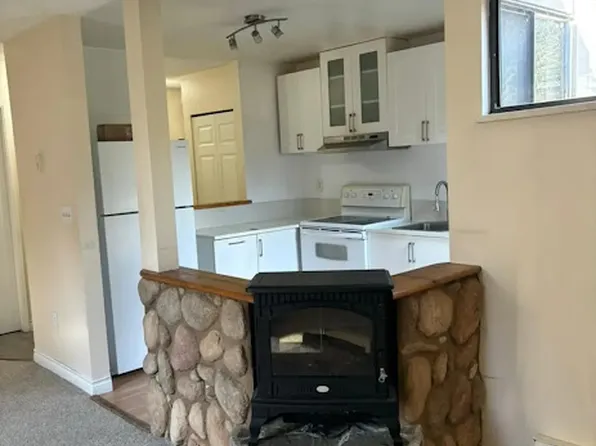 (undisclosed Address), Burnaby, BC V3J 7K4