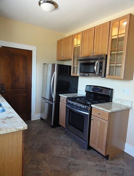 2nd image of 1638 N Fremont Ave #1