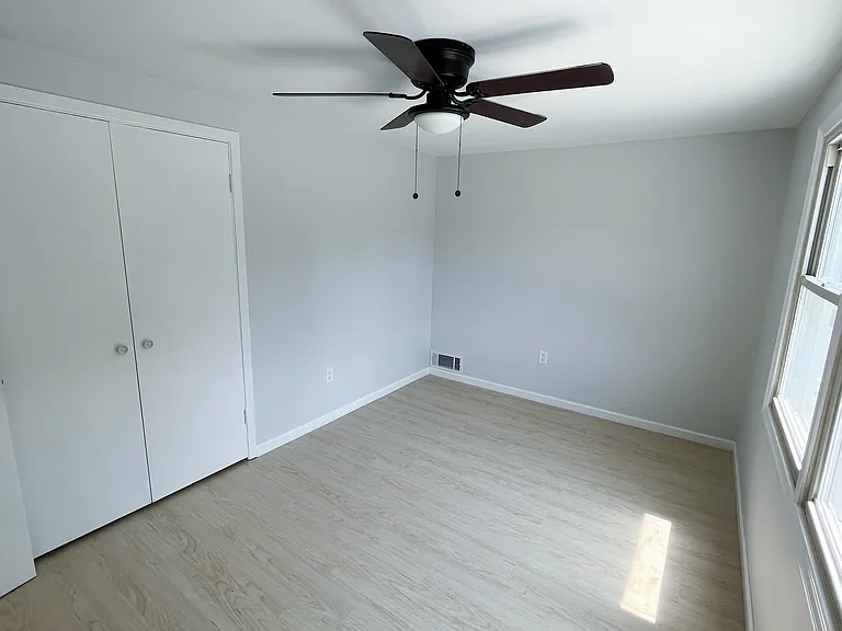 12601 Buckingham Dr — Photo 1