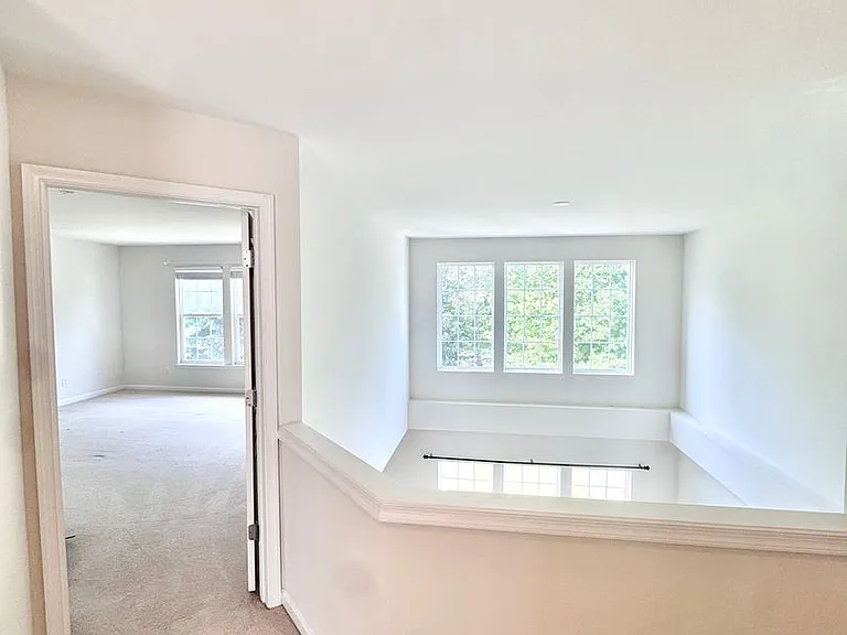8704 Mayfair Ct — Photo 18
