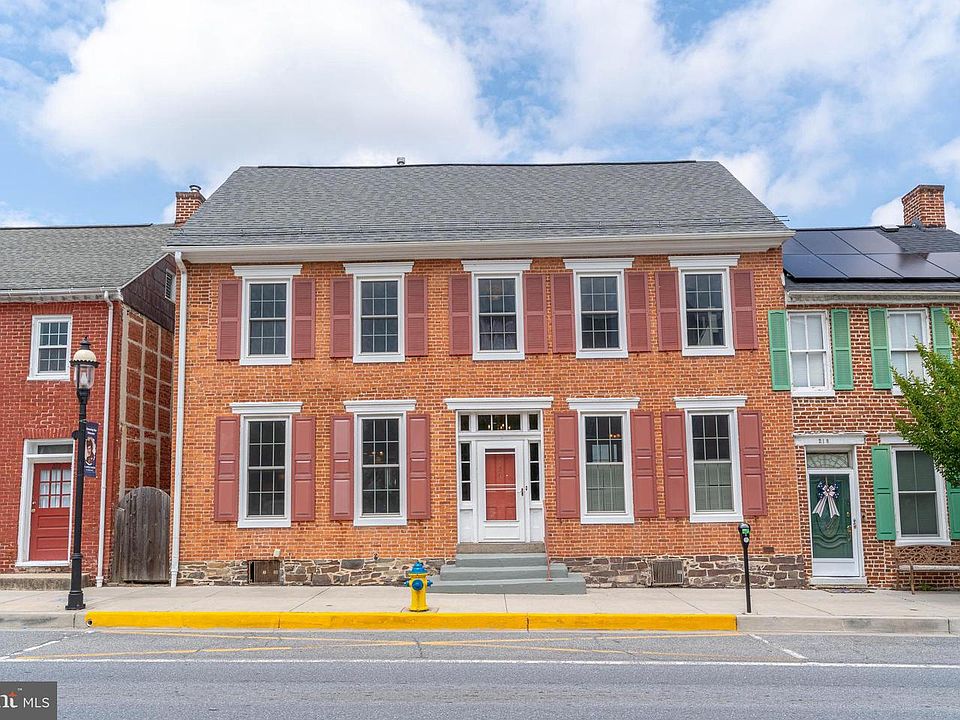 1st image of 220 W Main St