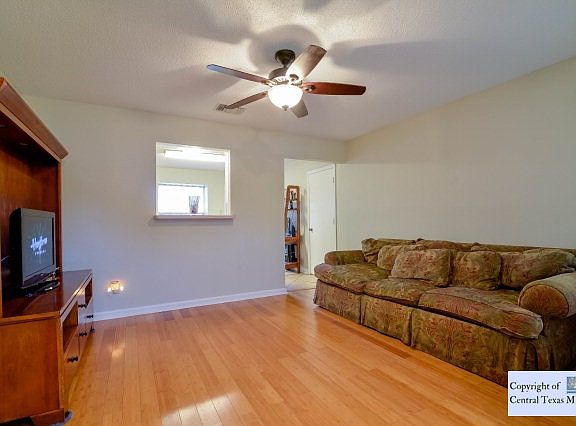 5th image of 2228 Michigan St