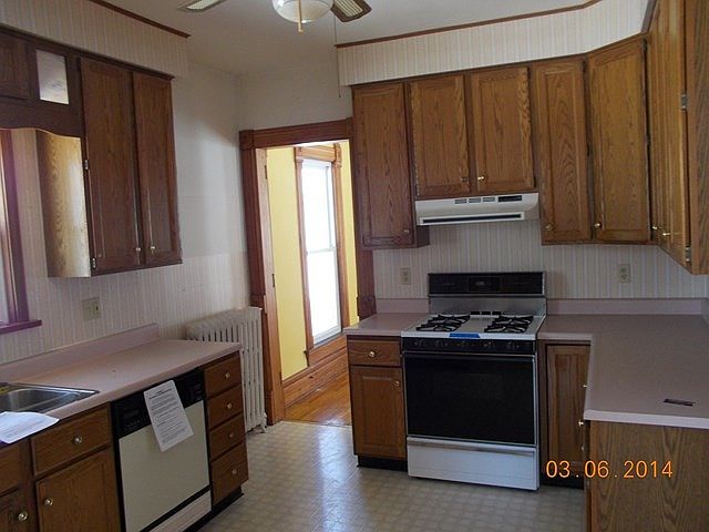 2nd image of 511 W Chestnut St
