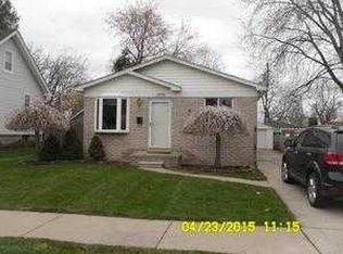 25876 Hoffmeyer St, Roseville, MI 48066