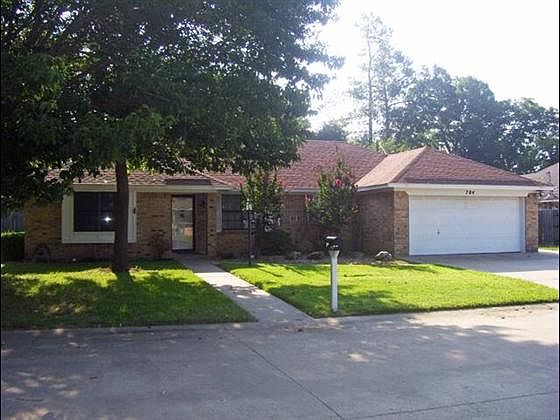 1st image of 704 Westbrook Cir