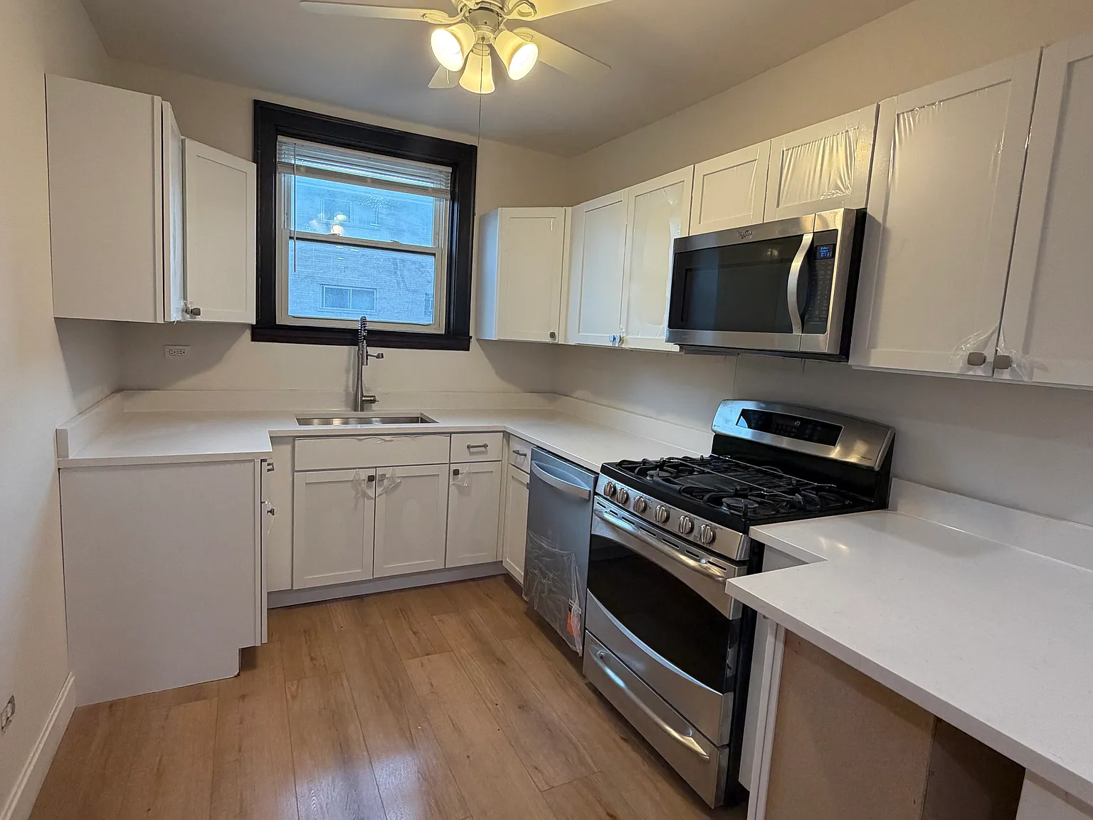 1419 W Touhy Ave — Photo 1