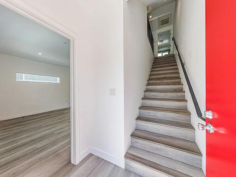 3015 Alsace Ave — Photo 71