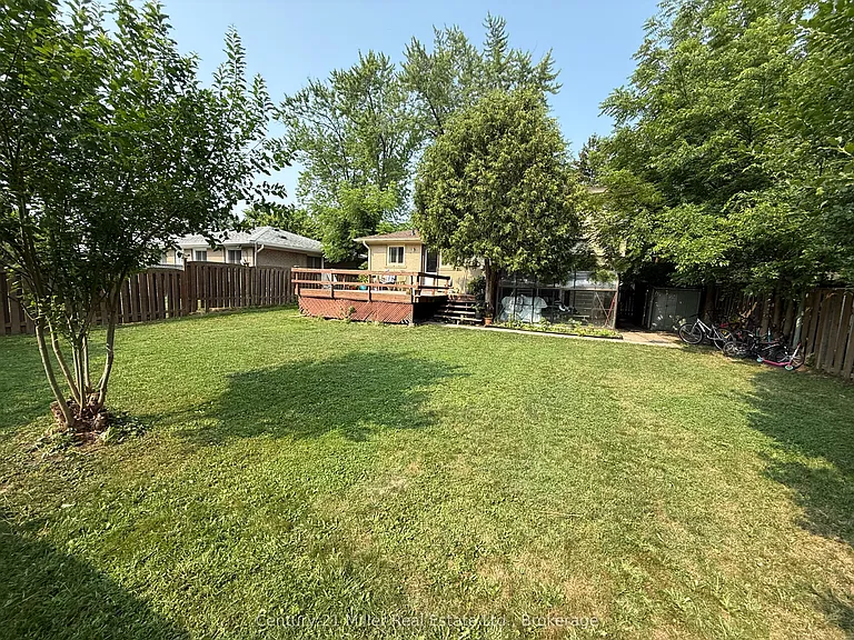 35 Melville Cres — Photo 16