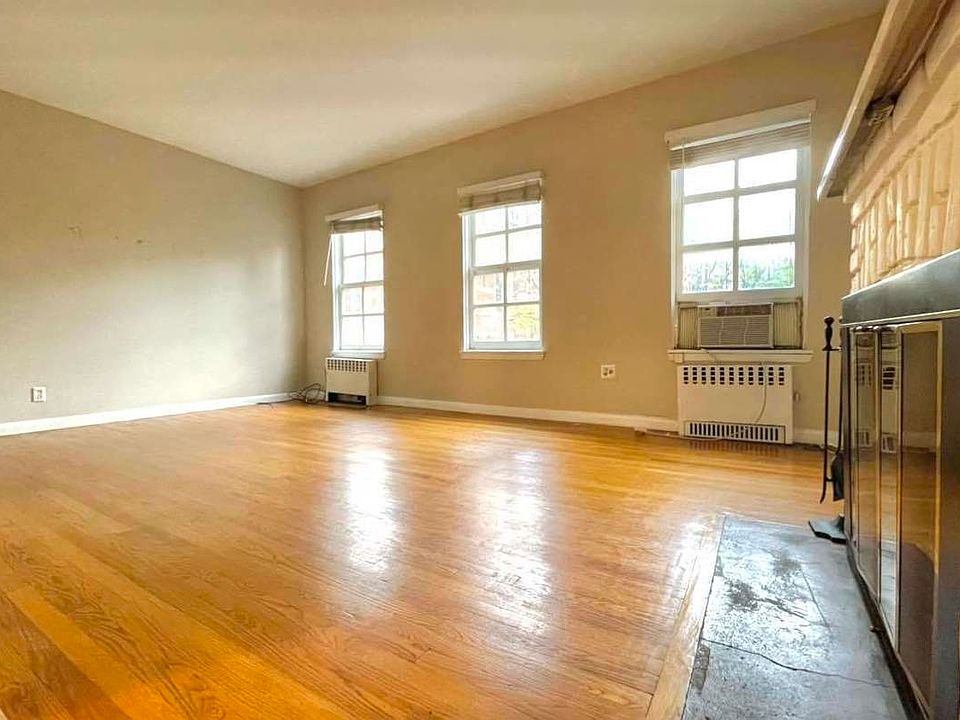 1st image of 115 W 10th St #2A