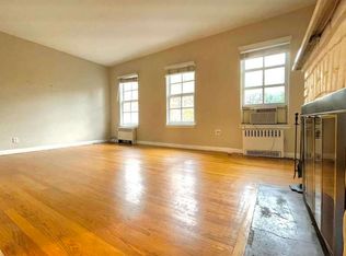 115 W 10th St #2A, New York, NY 10011