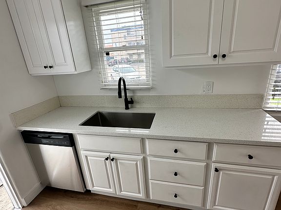 5th image of 956 Felspar St