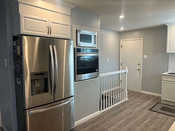 3rd image of 10729 Antrill Dr