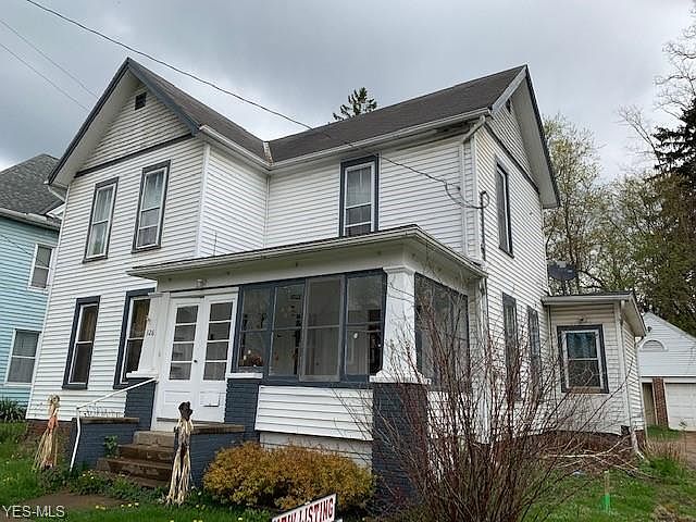 1st image of 326 W Main St