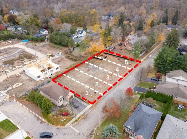 14 Linden Ln, Grimsby, ON L3M 5M6