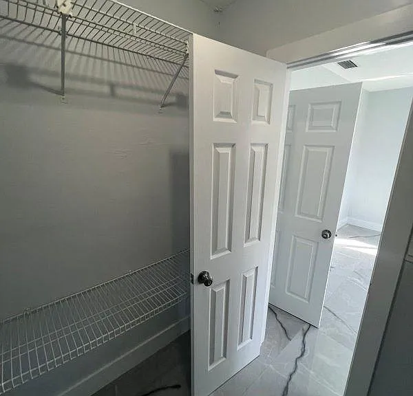 MASTER BEDROOM WALK-IN CLOSET 3
