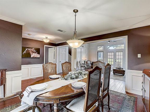4th image of 833 Shady Lake Dr