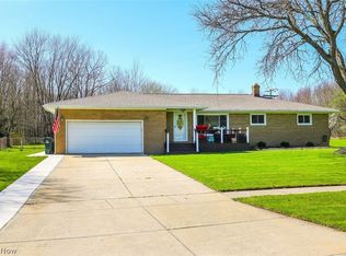 8580 Fox Hollow Dr, Broadview Heights, OH 44147