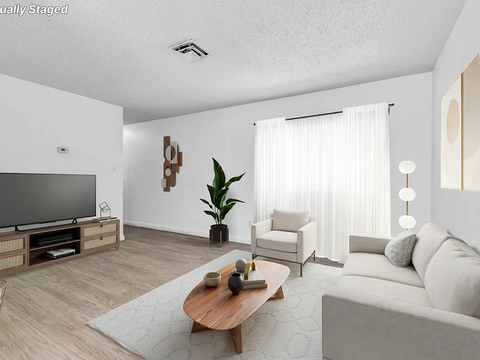 2508 E Mesquite Ave #4