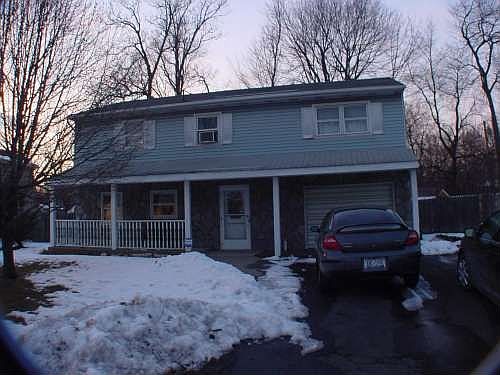 1st image of 22 Lynn Dr
