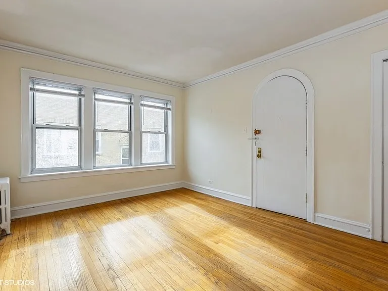 4443 N Wolcott Ave #3E — Photo 3