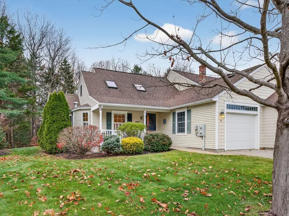 35 Signature Drive #28, Brunswick, ME 04011