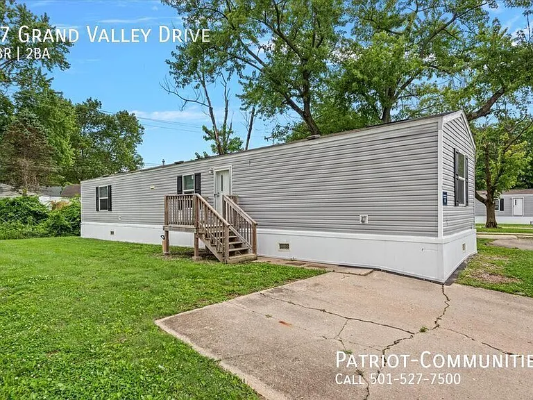 17 Grand Valley Dr — Photo 1