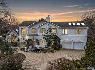 471 Nevada St, Paramus, NJ 07652