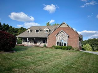 845 Oak Tree Ln, Lapeer, MI 48446