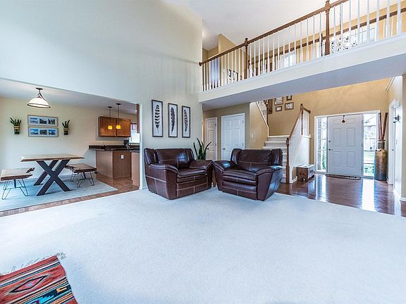 5th image of 376 S Sedgewood Ln