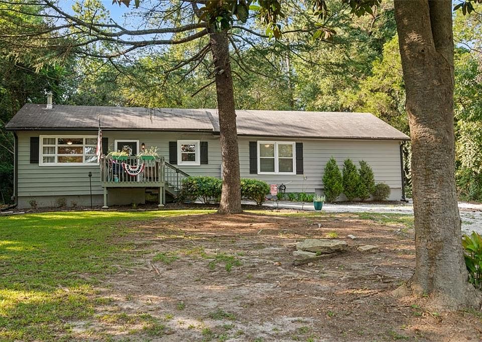 1st image of 955 Lake Dr