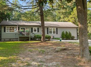 955 Lake Dr, Snellville, GA 30039