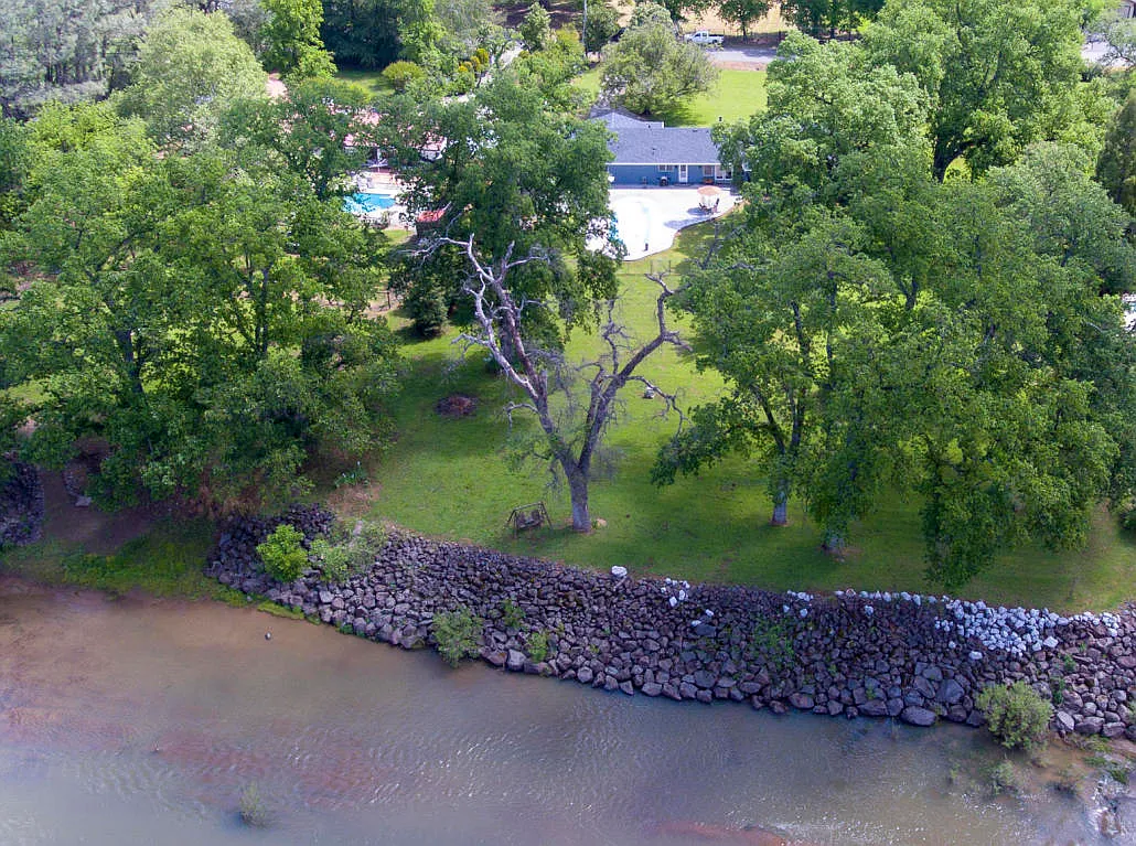 9894 Cow Creek Dr photo 1