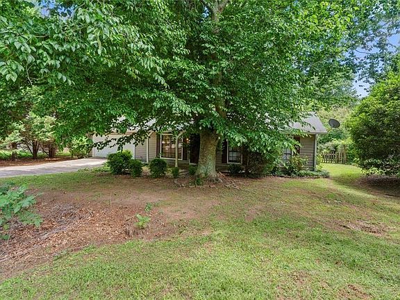 2nd image of 540 Hamlin Trce