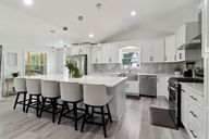 Thornwood Dr-04042025-016.jpg