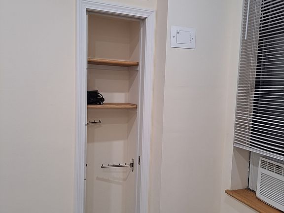 4th image of 216 W 100th St #705